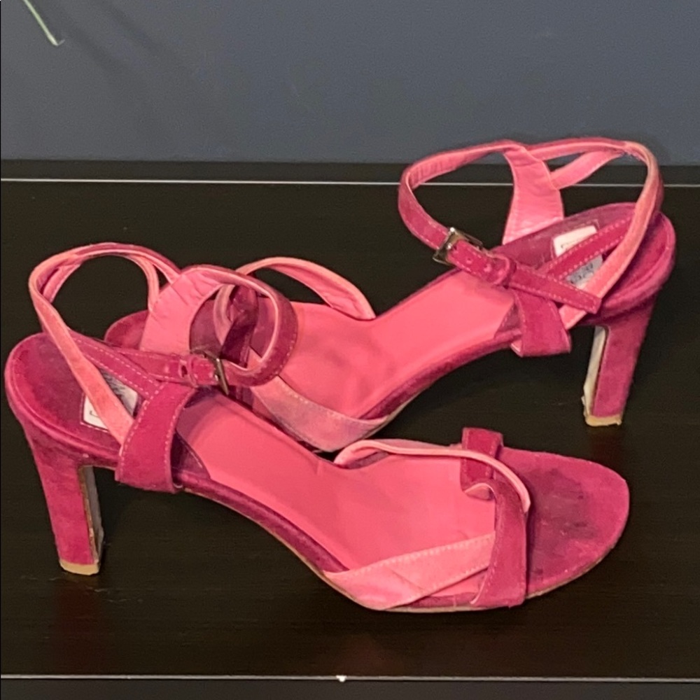 Arturo Chiang Suede Sandals